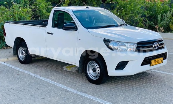 Acheter Occasion Voiture Toyota Hilux Blanc à Arandis, Kunene Acheter Occasion Voiture Toyota Hilux Blanc à Arandis, Kunene