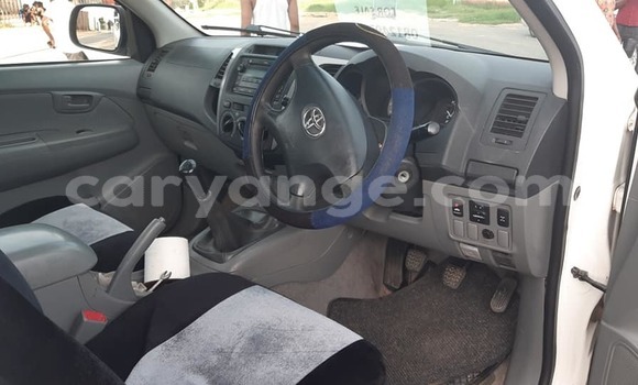 Acheter Occasion Voiture Toyota Hilux Blanc à Arandis, Kunene Acheter Occasion Voiture Toyota Hilux Blanc à Arandis, Kunene