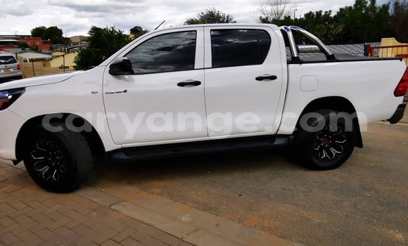 Acheter Occasion Voiture Toyota Hilux Blanc à Arandis, Kunene Acheter Occasion Voiture Toyota Hilux Blanc à Arandis, Kunene