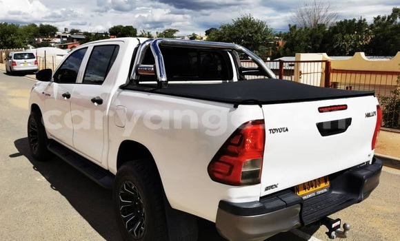 Acheter Occasion Voiture Toyota Hilux Blanc à Arandis, Kunene Acheter Occasion Voiture Toyota Hilux Blanc à Arandis, Kunene