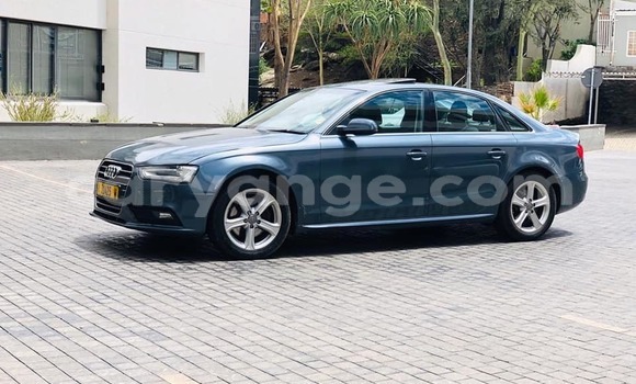 Acheter Occasion Voiture Audi A4 Bleu à Arandis, Kunene Acheter Occasion Voiture Audi A4 Bleu à Arandis, Kunene