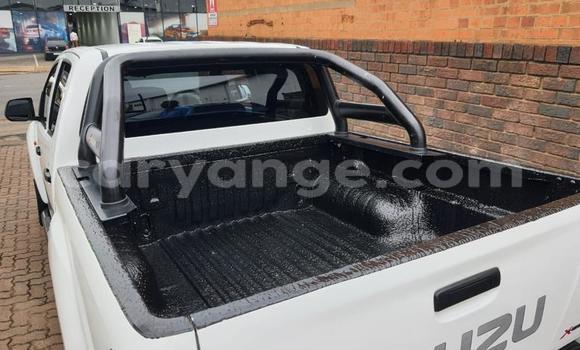 Buy Used Isuzu KB White Car in Gobabis in Omaheke Buy Used Isuzu KB White Car in Gobabis in Omaheke