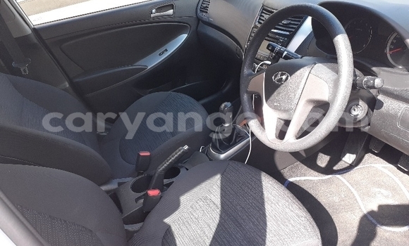 Acheter Occasion Voiture Hyundai Accent Blanc à Windhoek, Namibie Acheter Occasion Voiture Hyundai Accent Blanc à Windhoek, Namibie