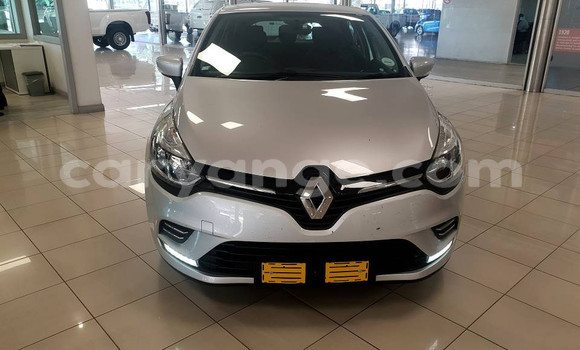 Buy Used Renault Clio Silver Car in Windhoek in Namibia Buy Used Renault Clio Silver Car in Windhoek in Namibia