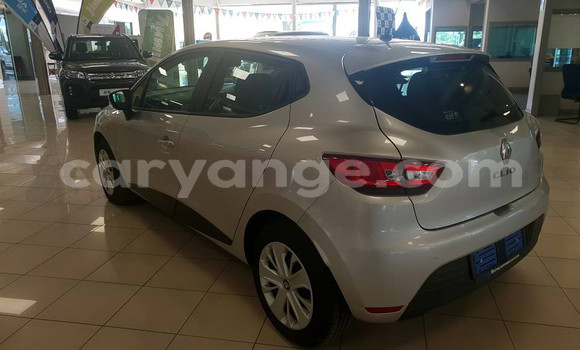 Buy Used Renault Clio Silver Car in Windhoek in Namibia Buy Used Renault Clio Silver Car in Windhoek in Namibia