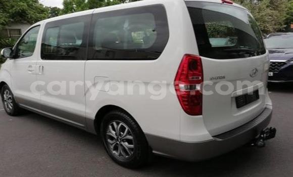 Buy Used Hyundai H1 White Car in Windhoek in Namibia Buy Used Hyundai H1 White Car in Windhoek in Namibia