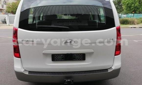 Buy Used Hyundai H1 White Car in Windhoek in Namibia Buy Used Hyundai H1 White Car in Windhoek in Namibia