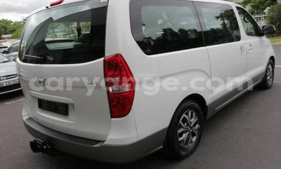 Buy Used Hyundai H1 White Car in Windhoek in Namibia Buy Used Hyundai H1 White Car in Windhoek in Namibia