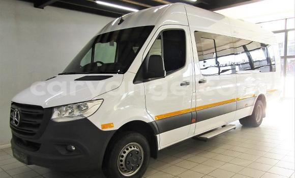 Buy Used Mercedes Viano White Car in Windhoek in Namibia