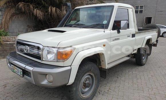Buy Used Toyota Land Cruiser White Car in Windhoek in Namibia Buy Used Toyota Land Cruiser White Car in Windhoek in Namibia