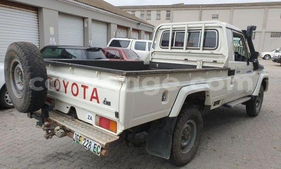 Buy Used Toyota Land Cruiser White Car in Windhoek in Namibia Buy Used Toyota Land Cruiser White Car in Windhoek in Namibia