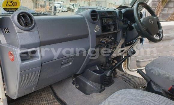 Buy Used Toyota Land Cruiser White Car in Windhoek in Namibia Buy Used Toyota Land Cruiser White Car in Windhoek in Namibia