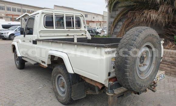 Buy Used Toyota Land Cruiser White Car in Windhoek in Namibia Buy Used Toyota Land Cruiser White Car in Windhoek in Namibia