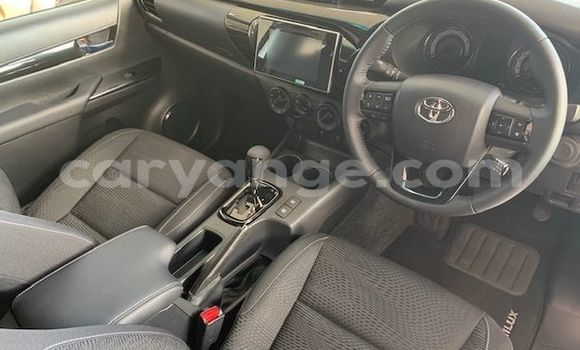 Acheter Occasion Voiture Toyota Hilux Blanc à Walvis Bay, Namibie Acheter Occasion Voiture Toyota Hilux Blanc à Walvis Bay, Namibie