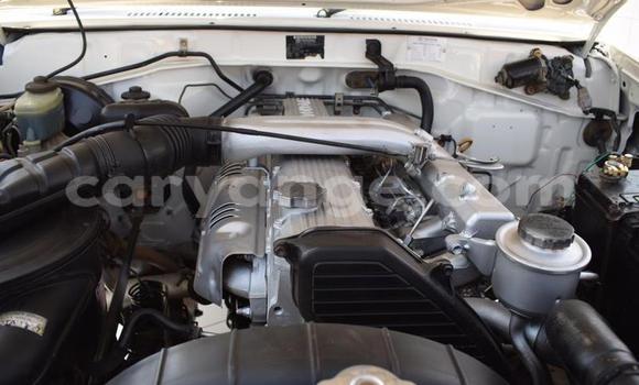 Acheter Occasion Voiture Toyota Land Cruiser Blanc à Walvis Bay, Namibie Acheter Occasion Voiture Toyota Land Cruiser Blanc à Walvis Bay, Namibie