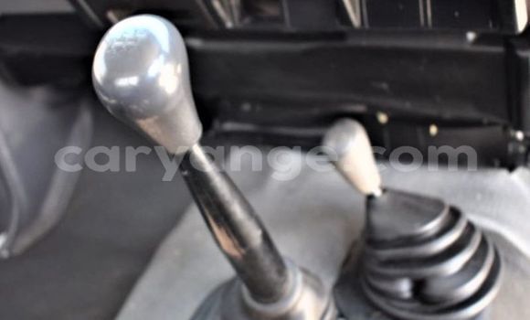 Acheter Occasion Voiture Toyota Land Cruiser Blanc à Walvis Bay, Namibie Acheter Occasion Voiture Toyota Land Cruiser Blanc à Walvis Bay, Namibie