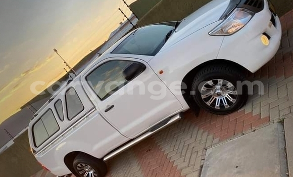 Acheter Occasion Voiture Toyota Hilux Blanc à Windhoek, Namibie Acheter Occasion Voiture Toyota Hilux Blanc à Windhoek, Namibie