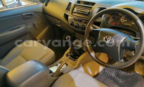 Acheter Occasion Voiture Toyota Hilux Blanc à Windhoek, Namibie Acheter Occasion Voiture Toyota Hilux Blanc à Windhoek, Namibie