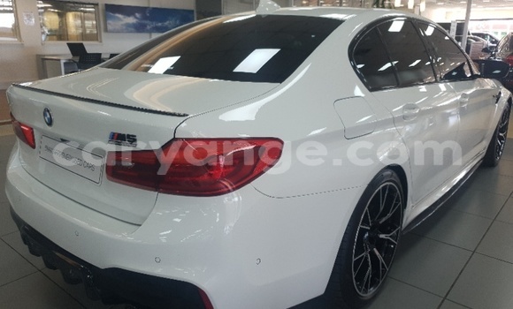 Acheter Occasion Voiture BMW M5 Blanc à Gobabis, Omaheke Acheter Occasion Voiture BMW M5 Blanc à Gobabis, Omaheke