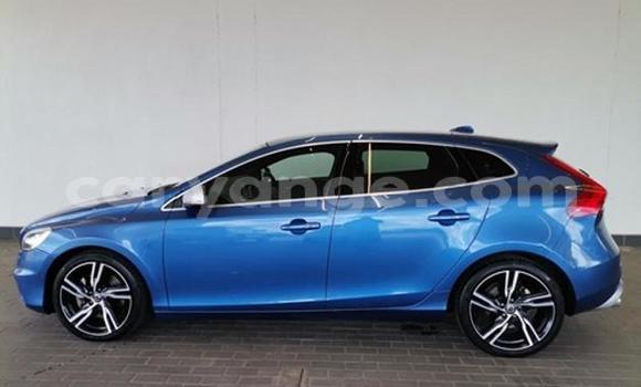 Buy Used Volvo V40 Blue Car in Karasburg in Karas