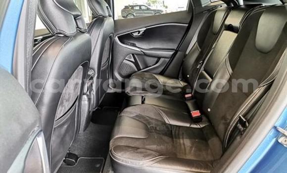 Acheter Occasion Voiture Volvo V40 Bleu à Karasburg, Karas Acheter Occasion Voiture Volvo V40 Bleu à Karasburg, Karas