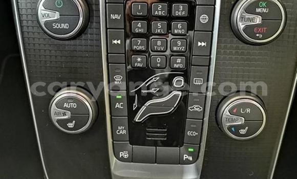 Acheter Occasion Voiture Volvo V40 Bleu à Karasburg, Karas Acheter Occasion Voiture Volvo V40 Bleu à Karasburg, Karas