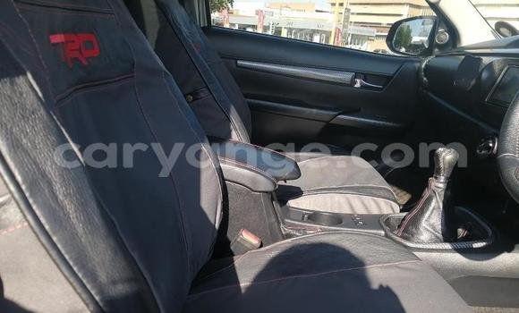 Acheter Occasion Voiture Toyota Hilux Marron à Walvis Bay, Namibie Acheter Occasion Voiture Toyota Hilux Marron à Walvis Bay, Namibie