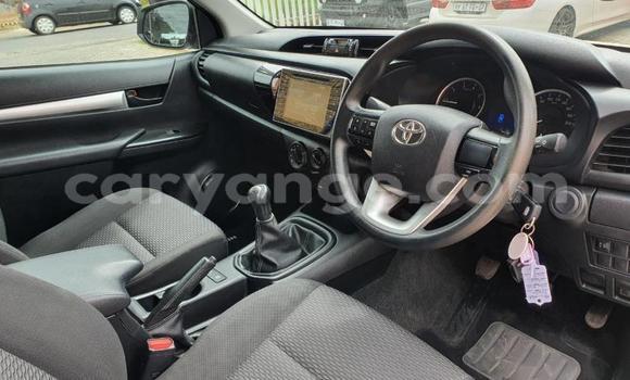 Acheter Occasion Voiture Toyota Hilux Blanc à Walvis Bay, Namibie Acheter Occasion Voiture Toyota Hilux Blanc à Walvis Bay, Namibie