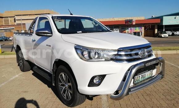 Acheter Occasion Voiture Toyota Hilux Blanc à Walvis Bay, Namibie