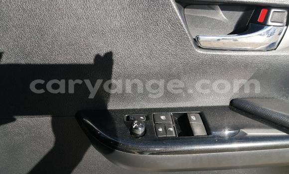 Acheter Occasion Voiture Toyota Hilux Blanc à Walvis Bay, Namibie Acheter Occasion Voiture Toyota Hilux Blanc à Walvis Bay, Namibie