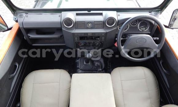 Acheter Occasion Voiture Land Rover Defender Vert à Walvis Bay, Namibie Acheter Occasion Voiture Land Rover Defender Vert à Walvis Bay, Namibie