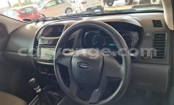 Acheter Occasion Voiture Ford Ranger Blanc à Walvis Bay, Namibie Acheter Occasion Voiture Ford Ranger Blanc à Walvis Bay, Namibie