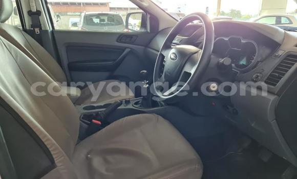 Acheter Occasion Voiture Ford Ranger Blanc à Walvis Bay, Namibie Acheter Occasion Voiture Ford Ranger Blanc à Walvis Bay, Namibie