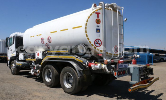 Acheter Occasion Utilitaire Nissan UD Blanc à Windhoek, Namibie Acheter Occasion Utilitaire Nissan UD Blanc à Windhoek, Namibie