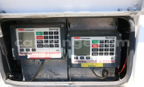 Acheter Occasion Utilitaire Nissan UD Blanc à Windhoek, Namibie Acheter Occasion Utilitaire Nissan UD Blanc à Windhoek, Namibie