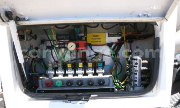 Acheter Occasion Utilitaire Nissan UD Blanc à Windhoek, Namibie Acheter Occasion Utilitaire Nissan UD Blanc à Windhoek, Namibie