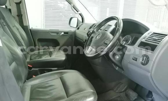 Buy Used Volkswagen Caravelle White Car in Windhoek in Namibia Buy Used Volkswagen Caravelle White Car in Windhoek in Namibia