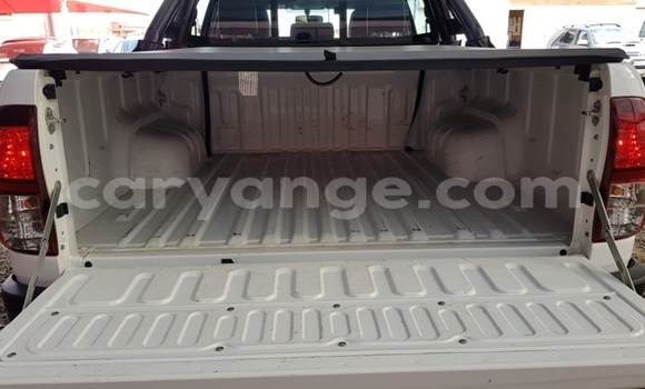 Acheter Occasion Voiture Toyota Hilux Blanc à Windhoek, Namibie Acheter Occasion Voiture Toyota Hilux Blanc à Windhoek, Namibie