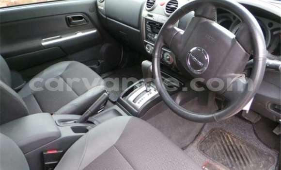 Acheter Occasion Voiture Isuzu KB Blanc à Walvis Bay, Namibie Acheter Occasion Voiture Isuzu KB Blanc à Walvis Bay, Namibie