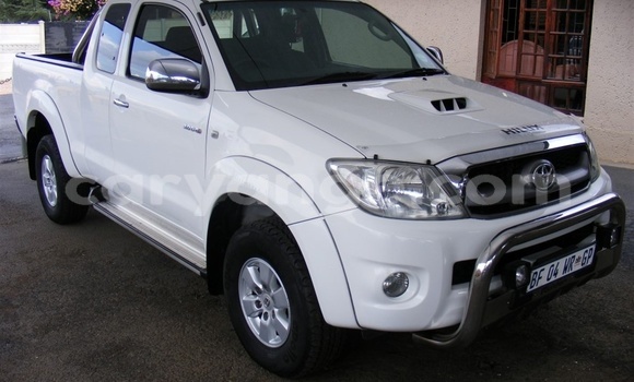 Buy Used Toyota Hilux White Car in Walvis Bay in Namibia Buy Used Toyota Hilux White Car in Walvis Bay in Namibia