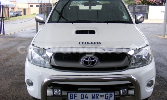 Buy Used Toyota Hilux White Car in Walvis Bay in Namibia Buy Used Toyota Hilux White Car in Walvis Bay in Namibia