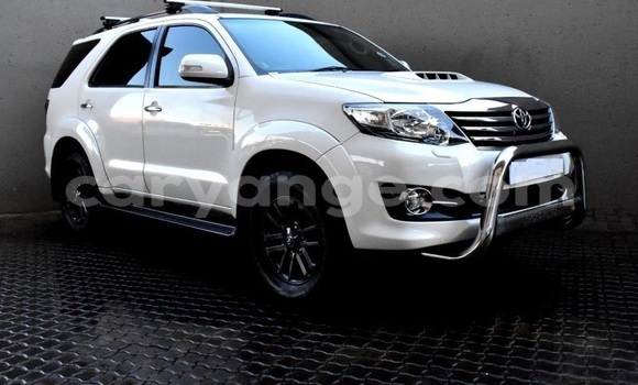 Acheter Occasion Voiture Toyota Fortuner Gris à Windhoek, Namibie Acheter Occasion Voiture Toyota Fortuner Gris à Windhoek, Namibie