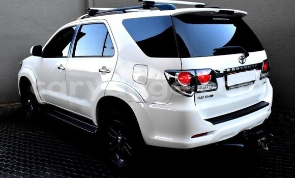 Acheter Occasion Voiture Toyota Fortuner Gris à Windhoek, Namibie Acheter Occasion Voiture Toyota Fortuner Gris à Windhoek, Namibie