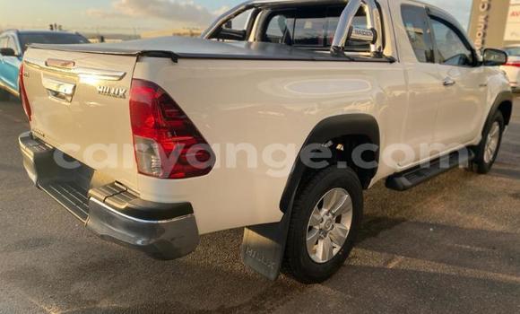 Buy Used Toyota Hilux White Car in Windhoek in Namibia Buy Used Toyota Hilux White Car in Windhoek in Namibia