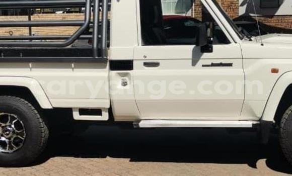Buy Used Toyota Land Cruiser White Car in Windhoek in Namibia Buy Used Toyota Land Cruiser White Car in Windhoek in Namibia