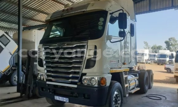 Buy Used Freightliner 90 Cum 500 White Truck in Windhoek in Namibia