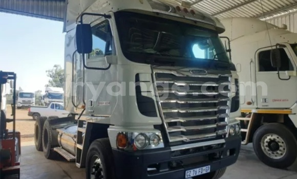 Buy Used Freightliner 90 Cum 500 White Truck in Windhoek in Namibia Buy Used Freightliner 90 Cum 500 White Truck in Windhoek in Namibia