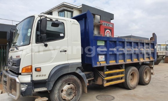 Buy Used Hino Ranger White Truck in Windhoek in Namibia Buy Used Hino Ranger White Truck in Windhoek in Namibia