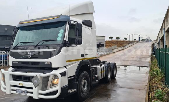 Buy Used Volvo FH10 White Truck in Windhoek in Namibia