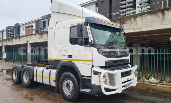Buy Used Volvo FH10 White Truck in Windhoek in Namibia Buy Used Volvo FH10 White Truck in Windhoek in Namibia